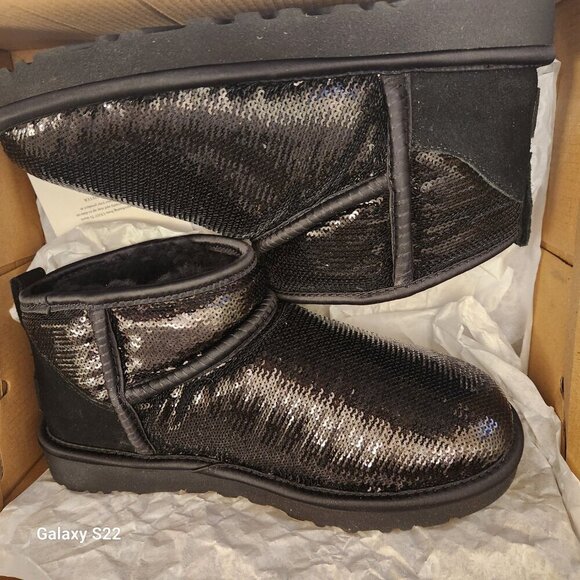 UGG Classic UL Mini Mirror Ball Boots. Black. NIB. Size 6 - Picture 12 of 13